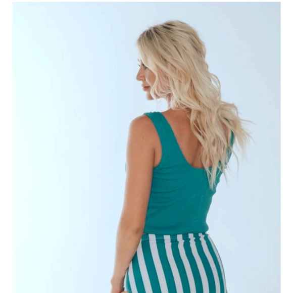 NWT CORAL REEF TRAVELER TOP BATHING SUIT SIZE MEDIUM - Picture 3 of 3